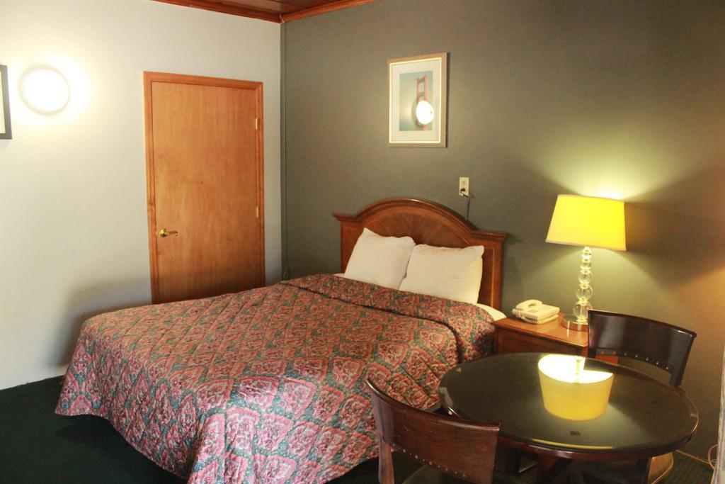 Budget Inn -Yreka Zewnętrze zdjęcie